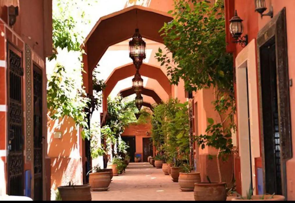 Quarya Assiyahia - Riad Camilia- Maison Entiere Avec Piscine Marrakesh Esterno foto